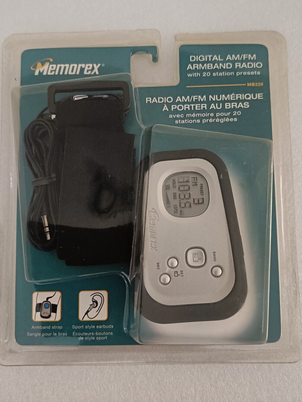 Memorex Digital AM/FM Armband Radio - Model MB228*Vintage* Silver&Black